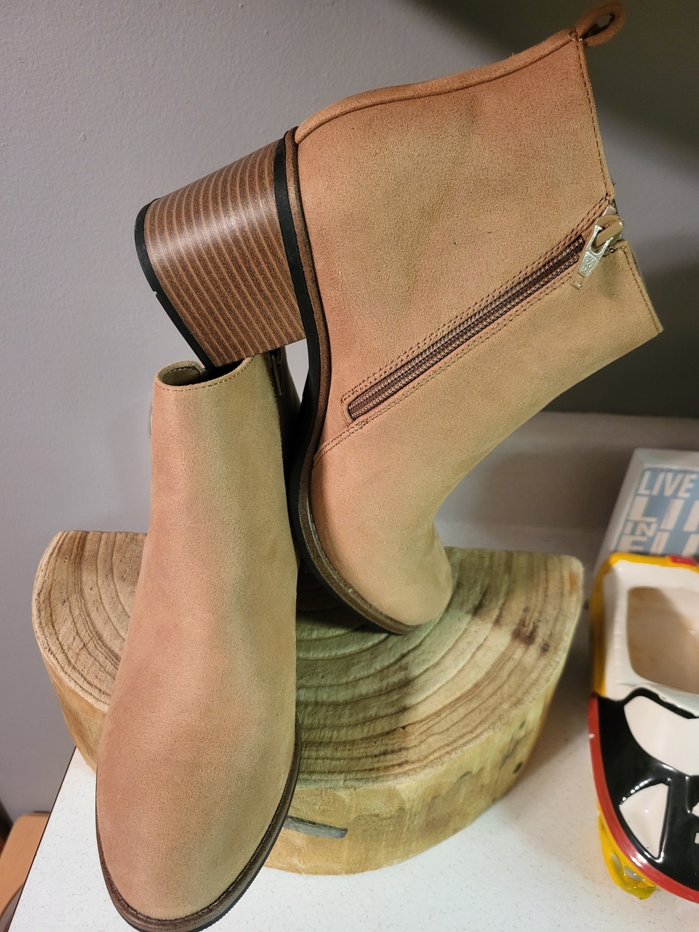 White Mountain Women’s 9 Beige Ankle Bootie Faux Leather Almond Toe Side Zip
